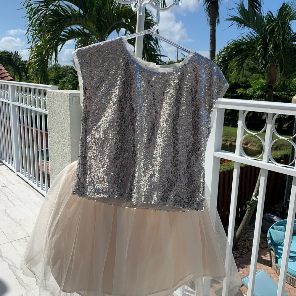 Skirt and blouse set